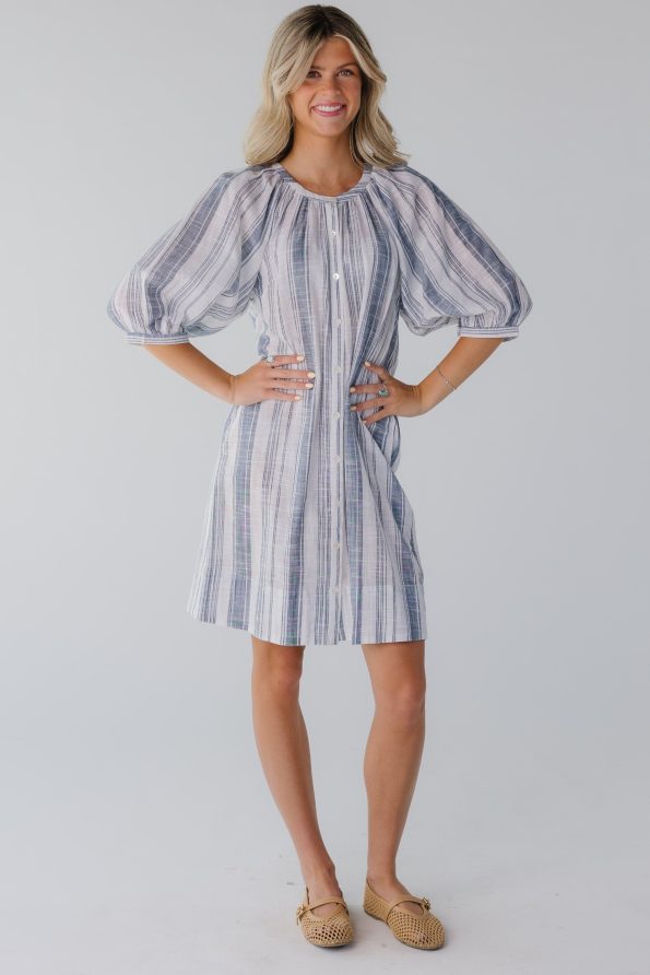 Modeststripekneelengthdresswithroundnecklineandhalflengthsleeves